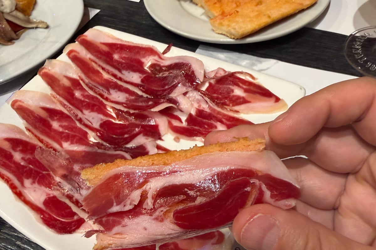 Jamón at Cervecería Catalana